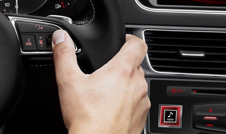 Audi Q5 - X702D-Q5: Steering Wheel Control Buttons